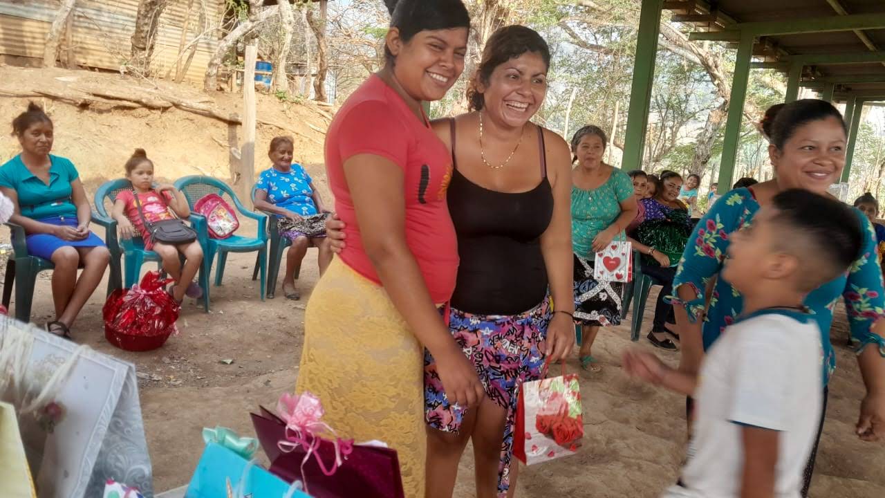 Acomudt acompañó al grupo de mujeres de San Felipe Pajuilar en la celebración del Día de la madre 