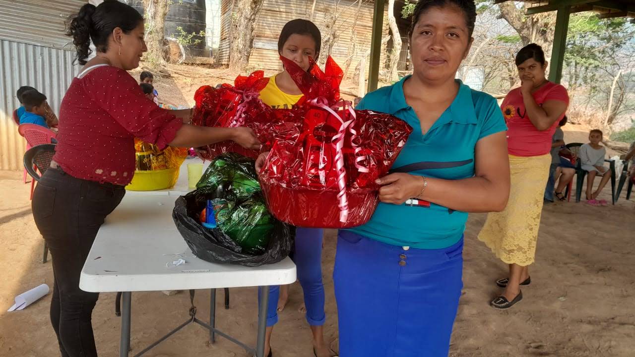 Acomudt acompañó al grupo de mujeres de San Felipe Pajuilar en la celebración del Día de la madre 